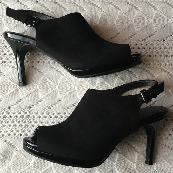 Life Stride Shoes - Life Stride Woman’s Apple Platform Pump, Size 8 M.